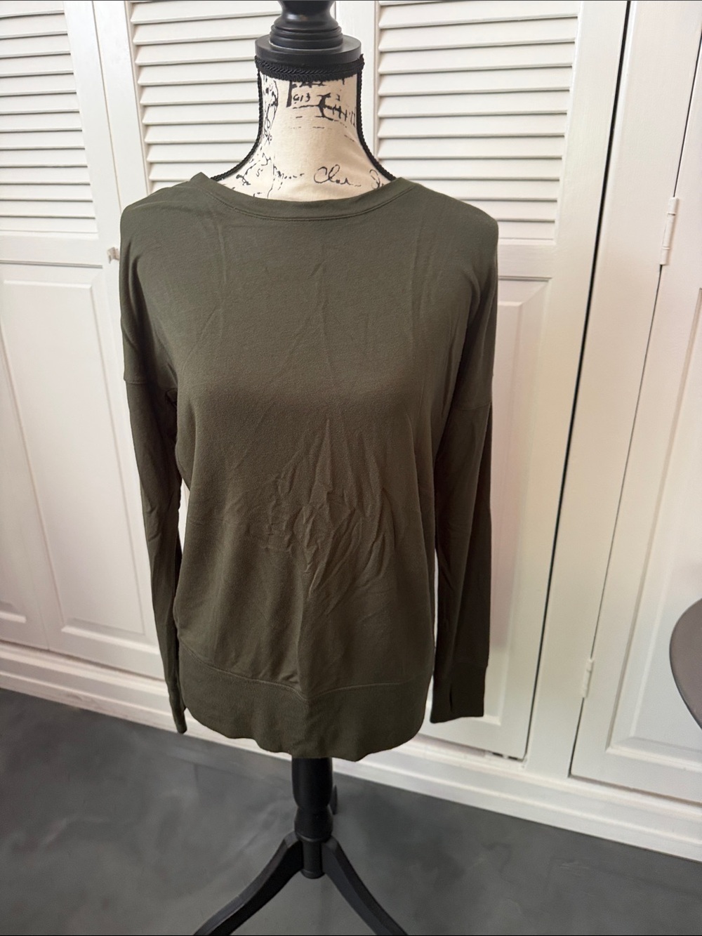 Athleta Lightweight Long Sleeve Crewneck Top